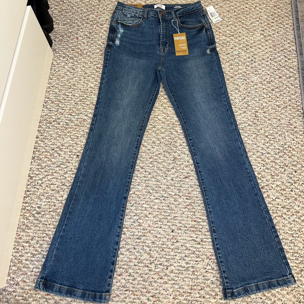 Kensie NWT bootcut jeans 8/29